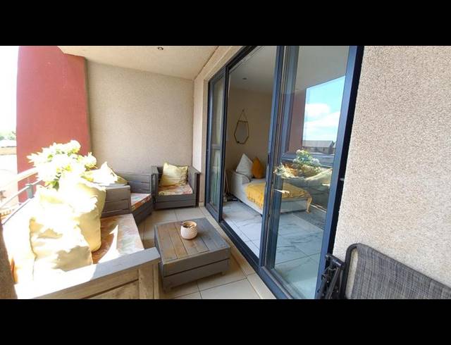 2 BEDROOM APARTMENT FOR SALE IN ROOIHUISKRAAL NORTH